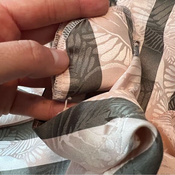 Maggie London 100% silk striped tunic - Picture 5 of 11